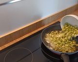 Foto del paso 1 de la receta Calamar a la plancha con habas