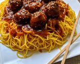 A picture of step 4 of Honey Sriracha Meatballs with Stir Fried Noodles.