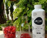 รูปขั้นตอนการทำที่ 4 ของ นมสตรอว์เบอร์รี่ [Fresh Strawberry Milk]