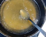 A picture of step 3 of Painapple custard pudding with painapple jelly.