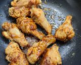 Foto langkah ke 4 dari resep Garlick & Honey Chicken Wings.