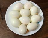 Hình bước làm 1 của món Trứng gà ngâm tương kiểu Hàn