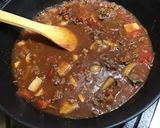 Une image de l'étape 8 de Ramens au bœuf, champignons, tomates, prune et coriandre.