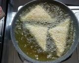 Foto langkah ke 6 dari resep Roti goreng isi ragout sosis keju.