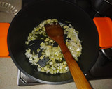 Foto del paso 5 de la receta: Merluza en salsa marinera
