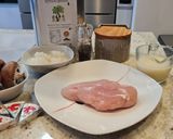 Foto del paso 1 de la receta: Pechuga de pollo con champiñones en salsa de quesitos