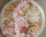 A picture of step 1 of Chicken tomato macaroni.