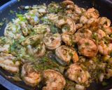 Foto del paso 4 de la receta: Pasta con camarones y Cebollines