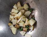 रुचकर साबुदाणा खिचडी (sabudana khichdi recipe in marathi) रेसिपी स्टेप 2 फोटो