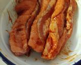 BBQ szószba pácolt csont nélküli oldalas grillezve, párolt káposztával.#gluténmentes recept fázis 1 fotója