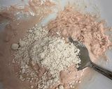 Foto del paso 2 de la receta: Galletas real food sabor choco blanco y fresas