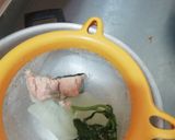 Foto del paso 1 de la receta: Salmón dorado sobre salsa de perejil 🌿✨