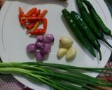 Foto langkah ke 1 dari resep 6. Oseng-oseng kupang cabe ijo.