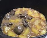 Foto del paso 3 de la receta Higaditos de pollo en salsa con patatas en cocotte