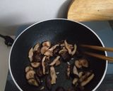 Hình bước làm 3 của món Đậu Hủ Kho Nấm Hương Nấm Đông Cô Sốt Nước Tương