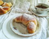 Foto del passaggio 4 della ricetta Brioches con yogurt e olio di cocco ripiene di confettura