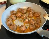 Foto del paso 2 de la receta: Döneralbóndigas en salsa Strogonoff