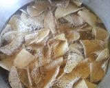 A picture of step 4 of Nduma/Arrowroot crisps.