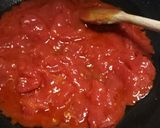 A picture of step 1 of Paccheri con gamberi al pomodoro.