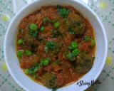 A picture of step 6 of Muthiya-Tomato-Peas Subzi.