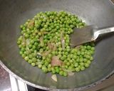 A picture of step 3 of Matar ki Ghugni.