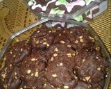 Foto langkah ke 8 dari resep Choco cookies icing #berburucelemekemas #resolusi2019.