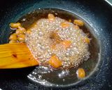 तीळगुळ वडी (tilgul vadi recipe in marathi) रेसिपी स्टेप 2 फोटो 