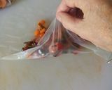 Foto del paso 5 de la receta Rollitos de verduras con salchicha en papel de arroz