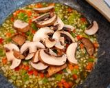 Foto del paso 2 de la receta: Arroz con champiñones y sobras de carrilleras