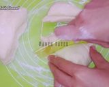 Foto langkah ke 5 dari resep Pizza Mini Simple Tanpa Telur.