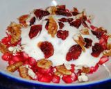 Foto del paso 1 de la receta: Postre o snack: Granada con yogurt, nuez y arándanos