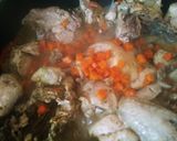 Foto del paso 5 de la receta: Pollo y fideos salteados con caldo de sopa