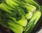 Foto langkah ke 2 dari resep Pakcoy Siram Bawang Putih.