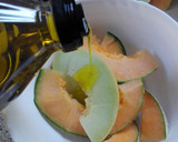 Foto del paso 3 de la receta: Ensalada de melón a la plancha con mozzarella