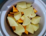 Foto langkah ke 1 dari resep Slow Cooked Pumkin Soup / Sup Labu Slow Cooker.
