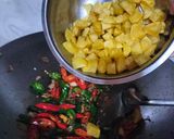 Foto langkah ke 3 dari resep Tumis Kentang Ati Ampela Pete.