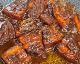 รูปขั้นตอนการทำที่ 4 ของ หมูเปรี้ยวหวานแบบฟิลิปปินส์ (Pork Adobo)