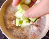 Foto langkah ke 4 dari resep Sup Bakso Wortel Gambas simpel.