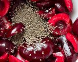 Hình bước làm 2 của món 💚 Cherry Đỏ Dằm Yoghurt & Hạt Chia