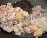 A picture of step 3 of Singaporian Rice.