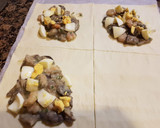 Foto del paso 5 de la receta: Hojaldres de boletus, gambas y huevo