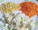 A picture of step 1 of Spicy Cheese and Corn Lettuce Wrap.