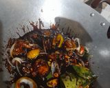 Foto langkah ke 2 dari resep Semur Ayam Telur.