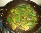 A picture of step 4 of Bharwan Bhindi Saak.
