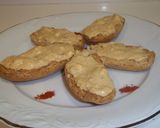 Foto del paso 8 de la receta: Panecillos tostados con salsa de mejillones
