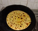 मटर और आलू का पराठा (matar aur aloo ka paratha recipe in Hindi) रेसिपी चरण 2 फोटो