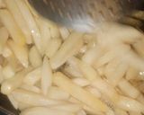 फ्रेंच फ्राइज़ (French Fries recipe in hindi) रेसिपी चरण 2 फोटो