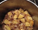 A picture of step 4 of Aloo palak.