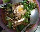 Foto langkah ke 3 dari resep Mie telor kuah merah.