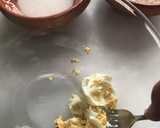 Foto del paso 2 de la receta: Galletas increíbles, de huevo cocido y chocolate
